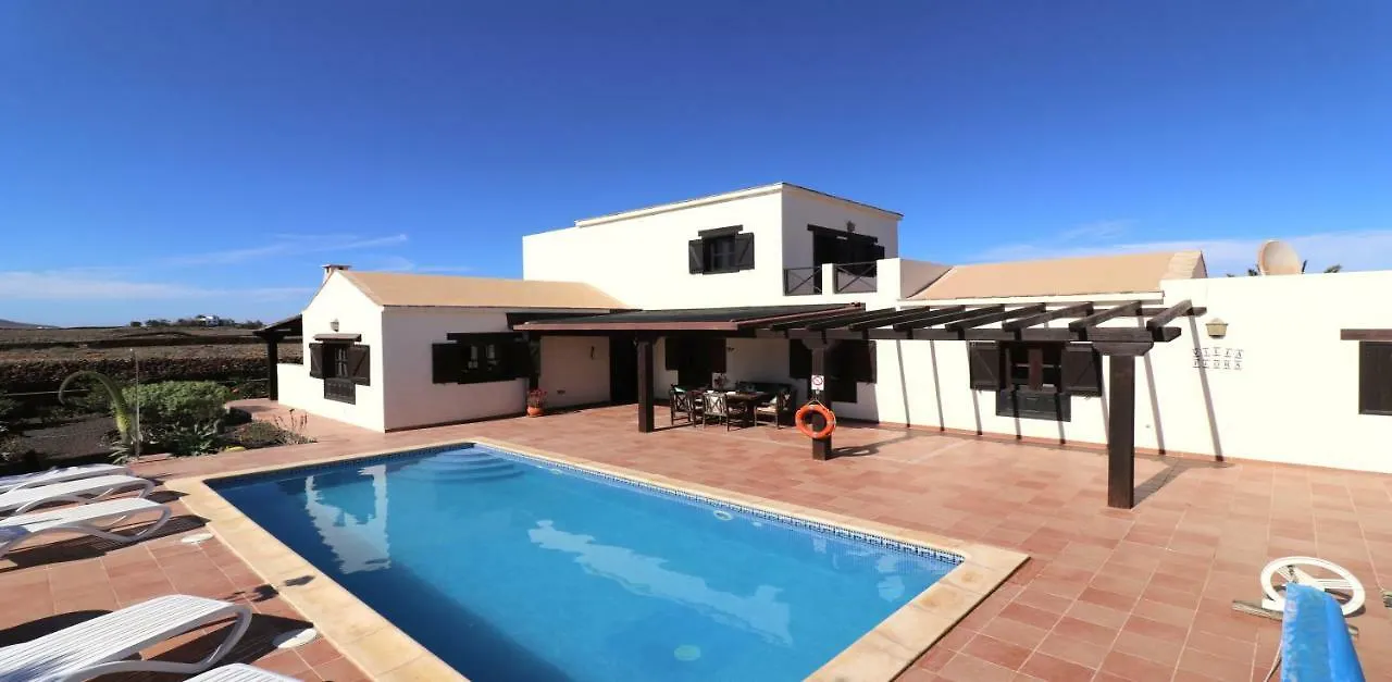 Villa Flora Lajares